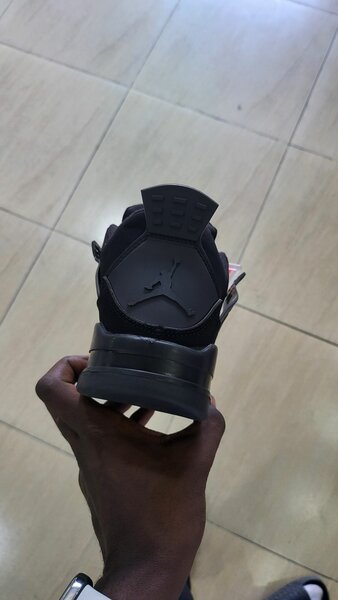 Air Jordan 4