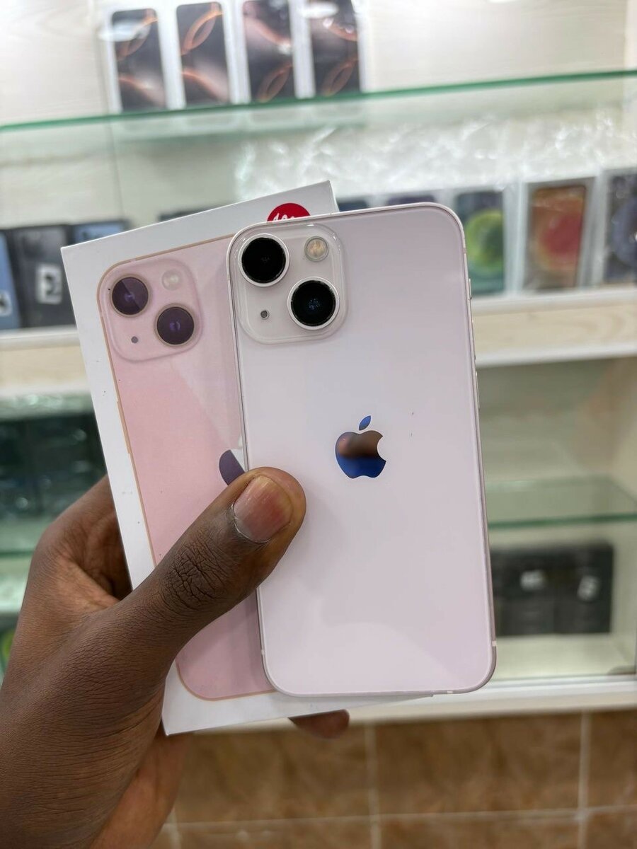 iPhone 13 Mini 128go quasi neuf avec son carton