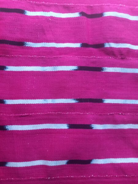 Pagne coloré à motifs rayés