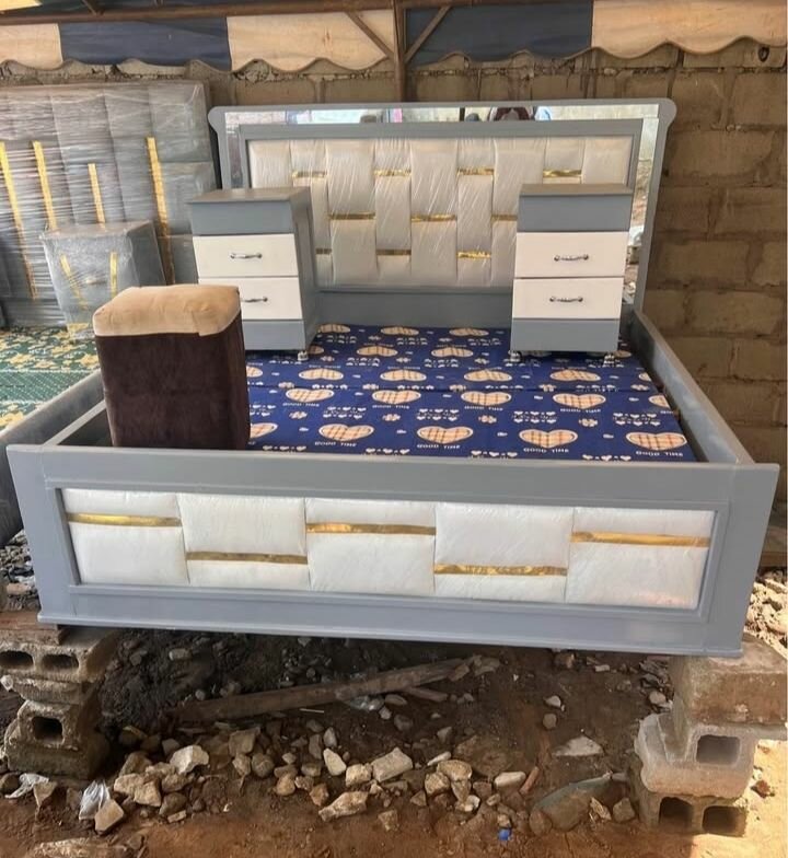 Lit moderne rembourré