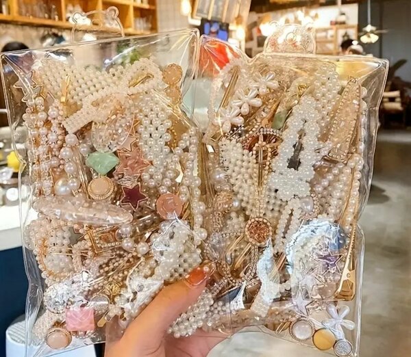 Elegant Pearl Hair Clips