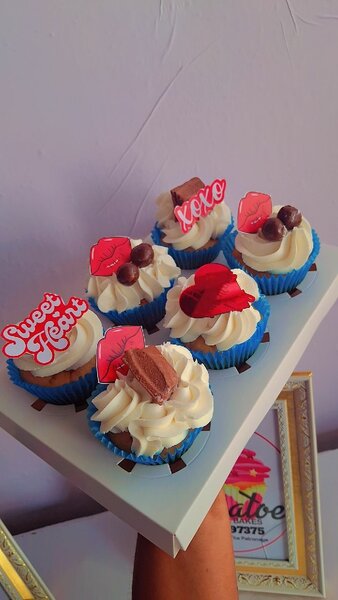 6pcs Valantine Cupcake Set