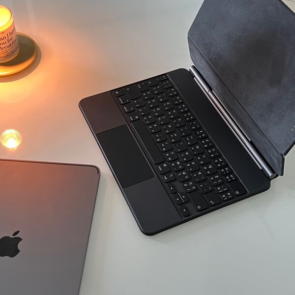 Magic Keyboard For iPad 12.9 inch.