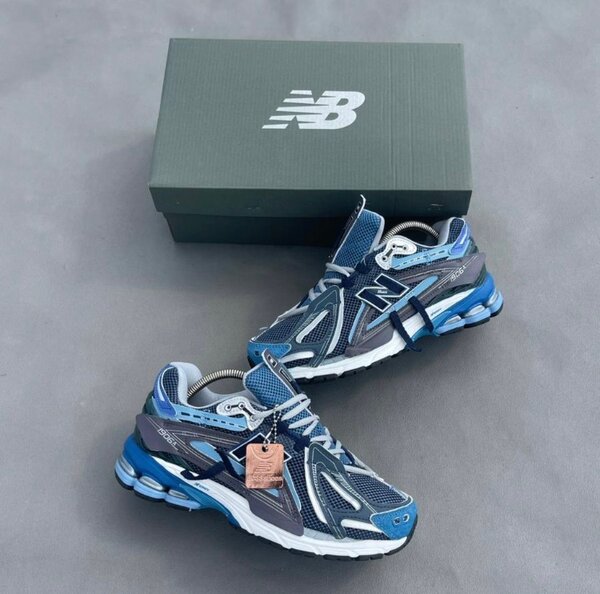 Chaussures New Balance 860v2