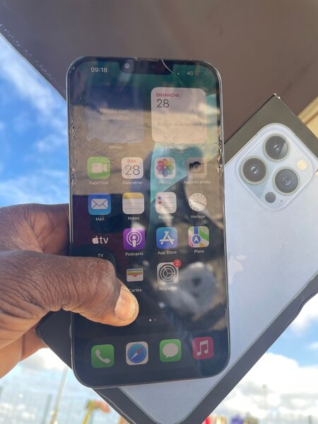 13 pro max  128giga tout passe