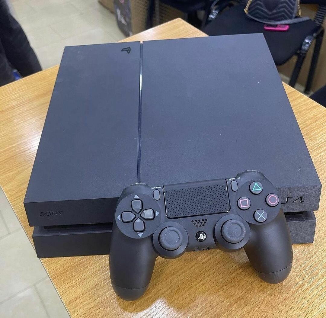 PlayStation 4 Standard