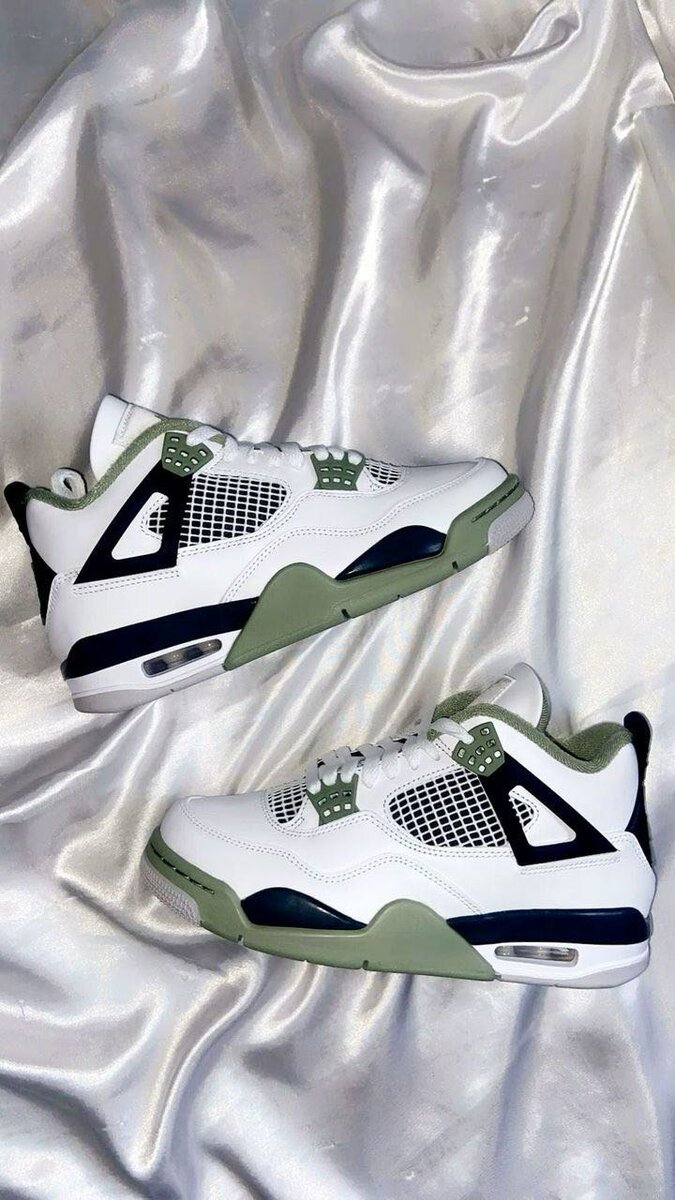 Air Jordan 4