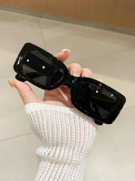 Lunettes de soleil noires carrées