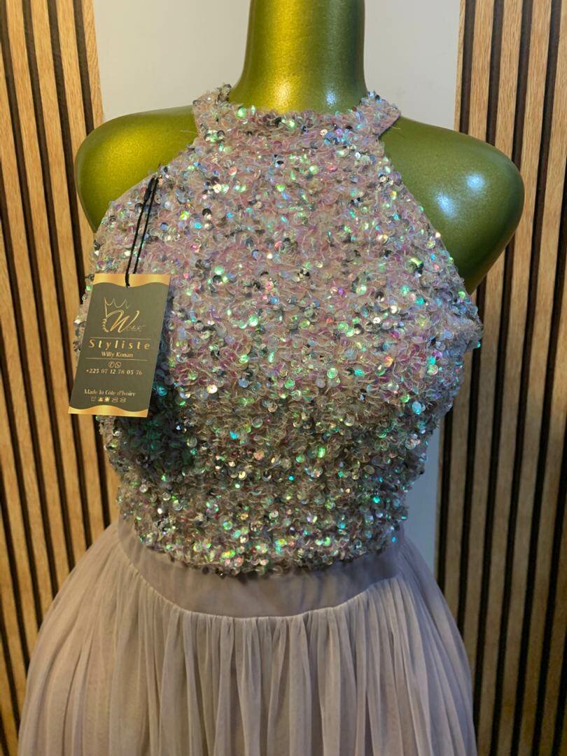 Robe cocktail pailletée élégante