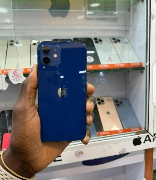 iPhone 12 - Élegance Moderne