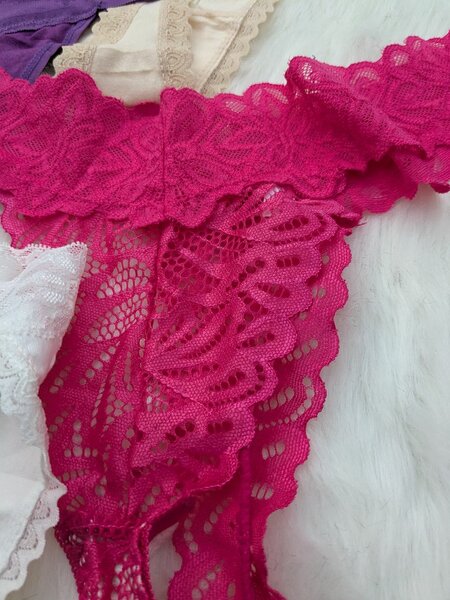 String dentelle fuchsia séduisant