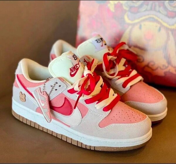 Baskets Nike roses femme