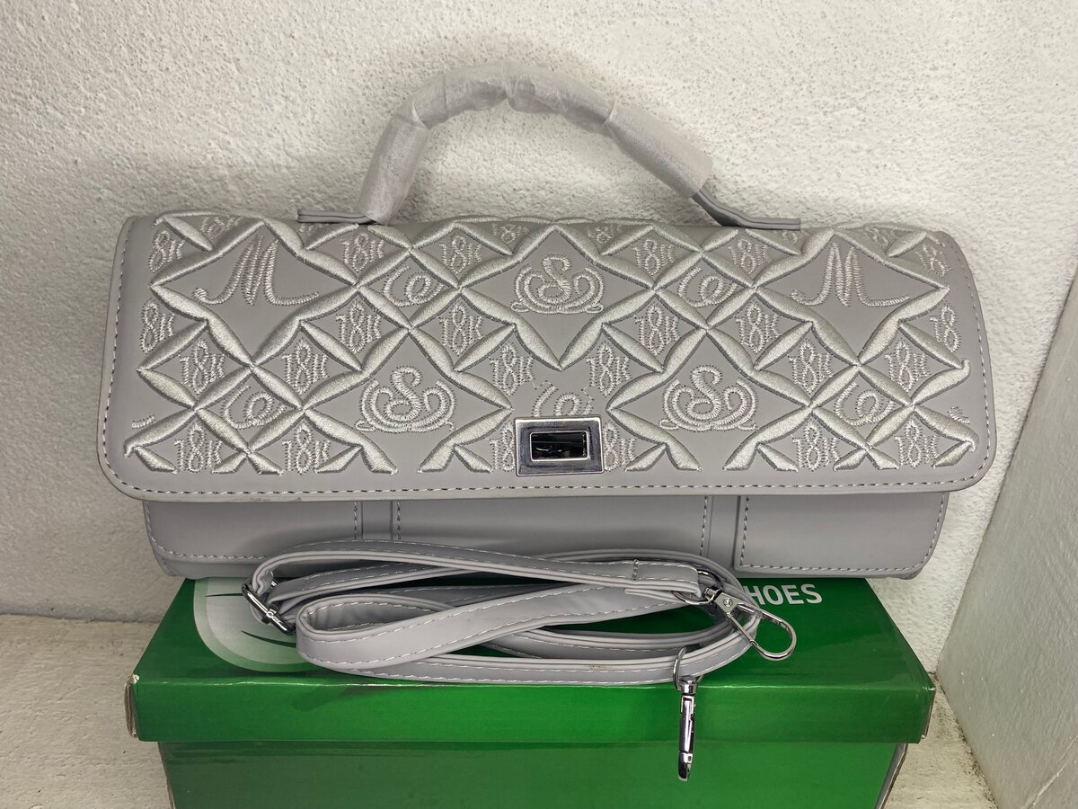 Sac à main en simili cuir