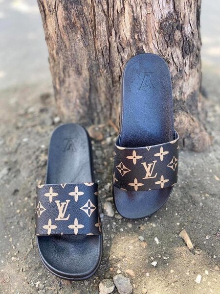 Luis Vuitton slippers