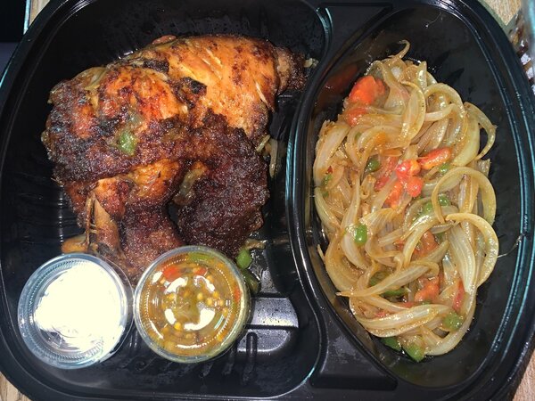 Poulet Grillé avec Attieké