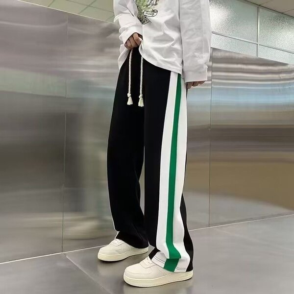 Pantalon sport à rayures