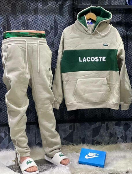 Jogging Lacoste Beige et Hoodie