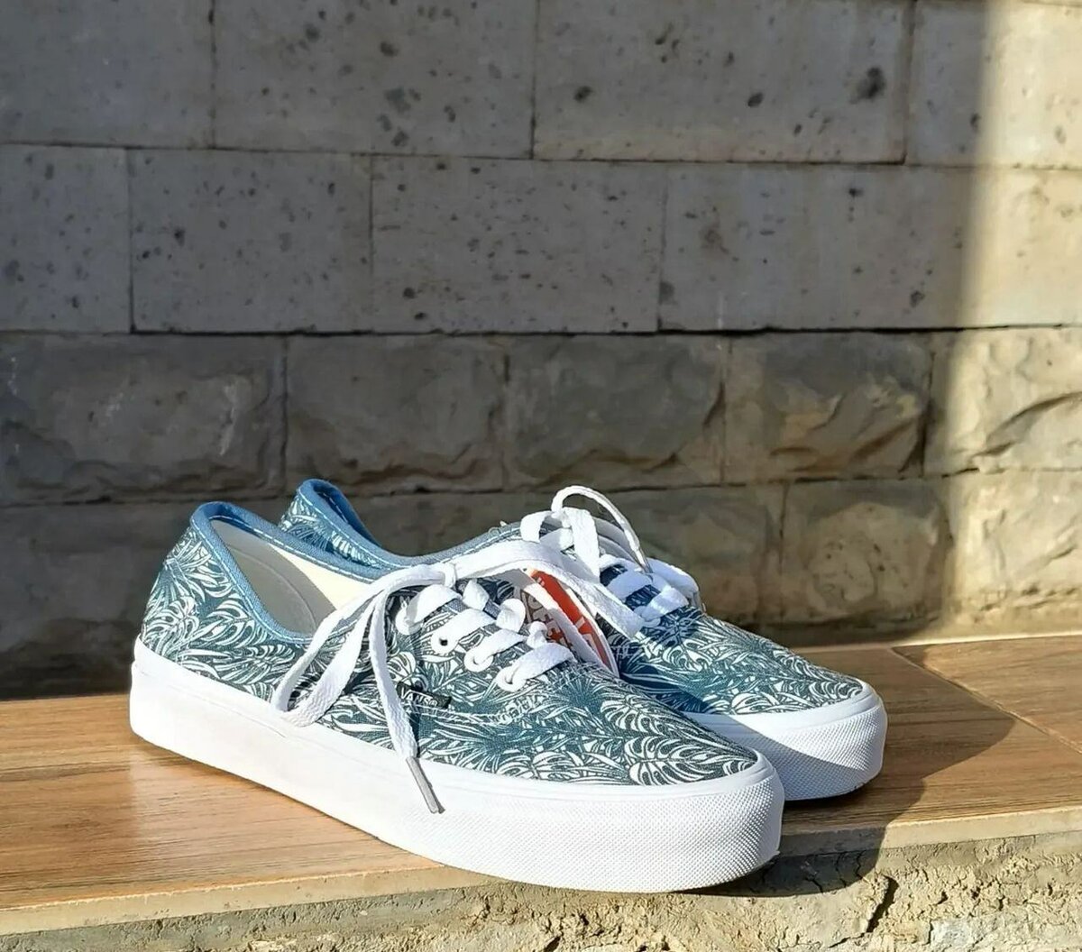 Baskets imprimées en toile