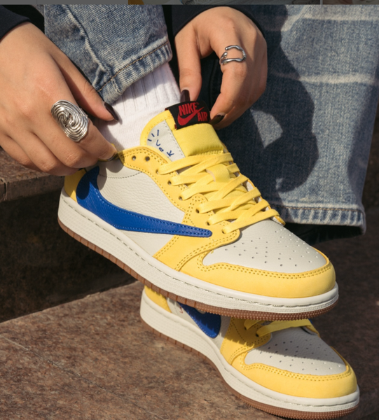 Аялдардын кроссовкасы Jordan 1 Retro Low OG SP Travis Scott «Canary»