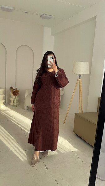 Платье с юбкой А-силуэта из добротного трикотажа