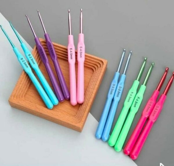 Colorful Crochet Hooks Set