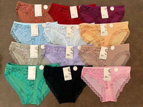 Ensemble de culottes en dentelle