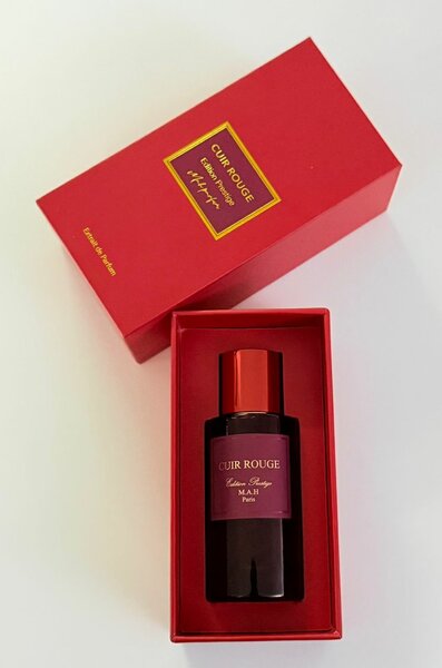 Parfum Cuir Rouge Élégant