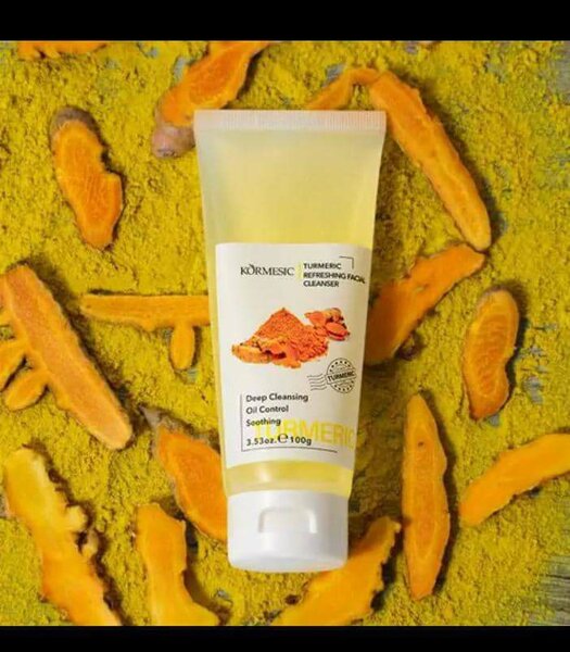 Gel de lavage du visage à base de curcuma.