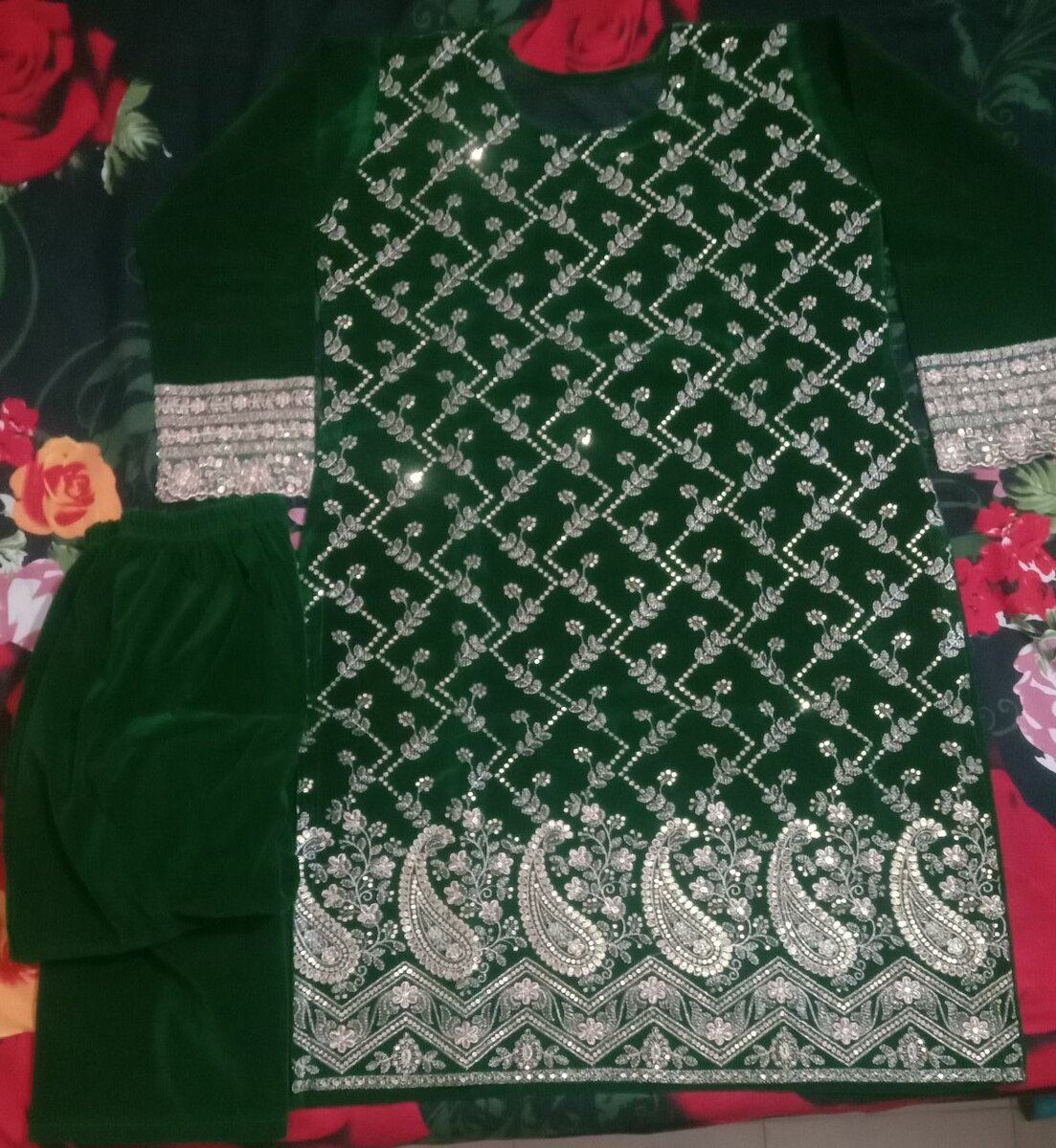 Velvet Stitch ladies 2 piece