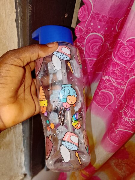 Bouteille d'eau illustrée