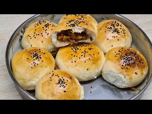 Petits pains au sésame fourrés