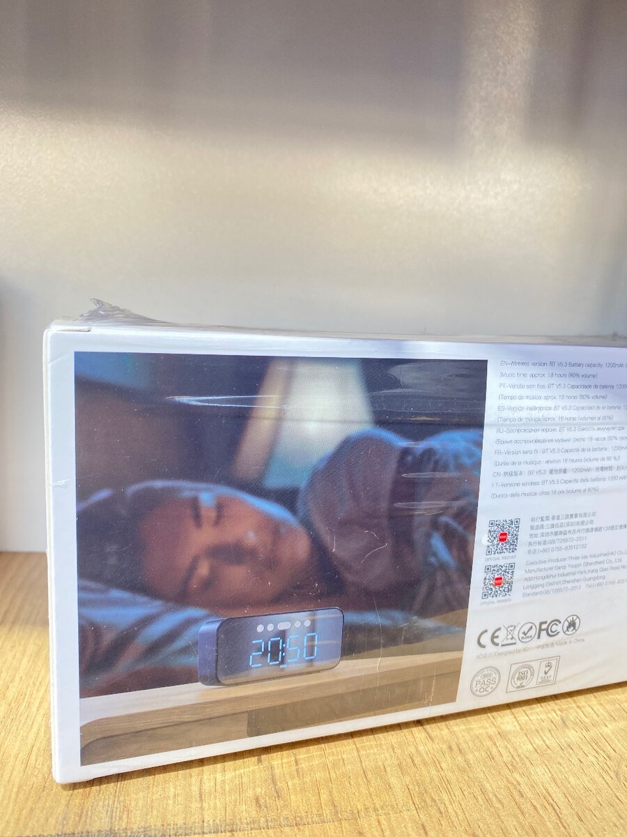 Колонка и часы от фирмы XO