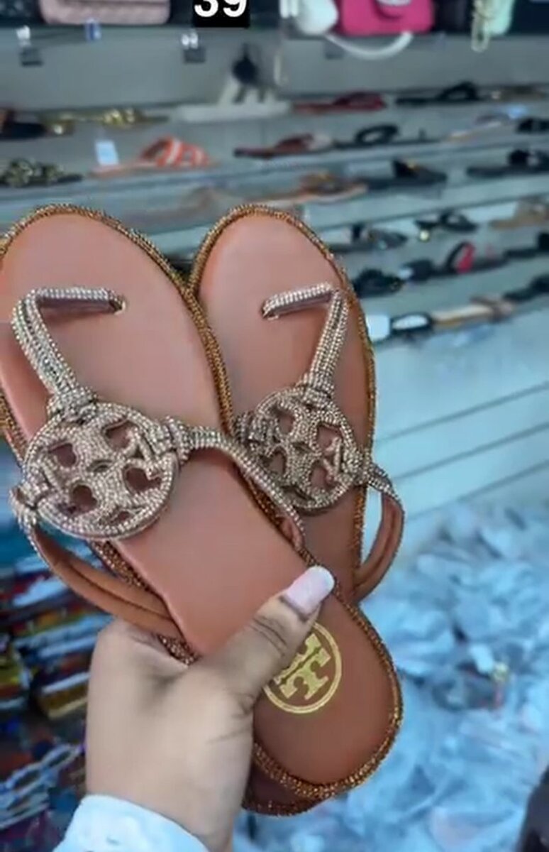 Sandales élégantes ornées de strass