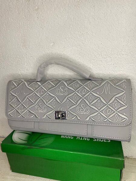 Sac à main en simili cuir