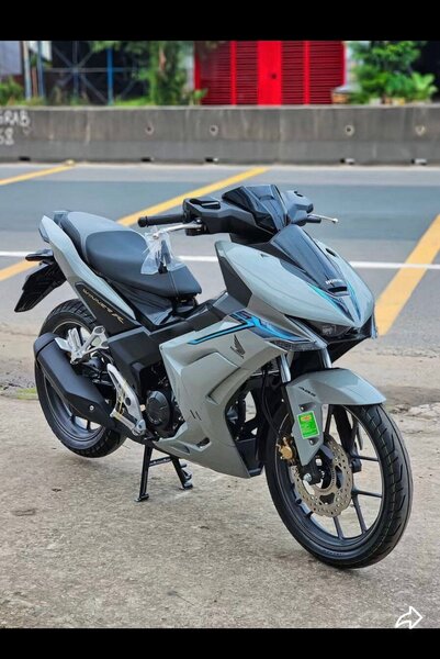 Motos sport élégantes