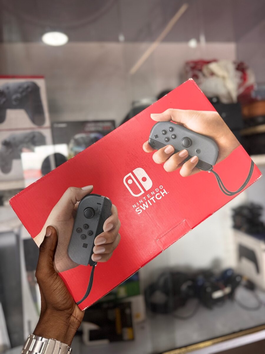 Nintendo switch quasi neuve 11 jeux