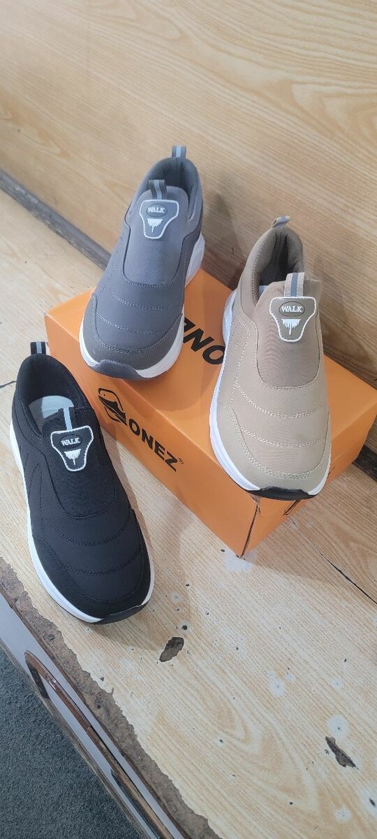 Mens Snickeers Shoes