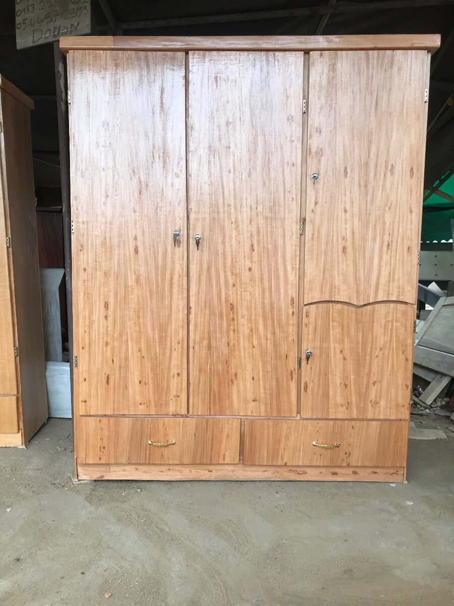 Durable et bien traité   Placard : (2 porte)::90000f  Placar