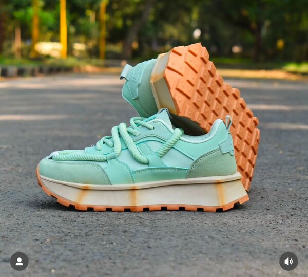 Baskets légères en cuir