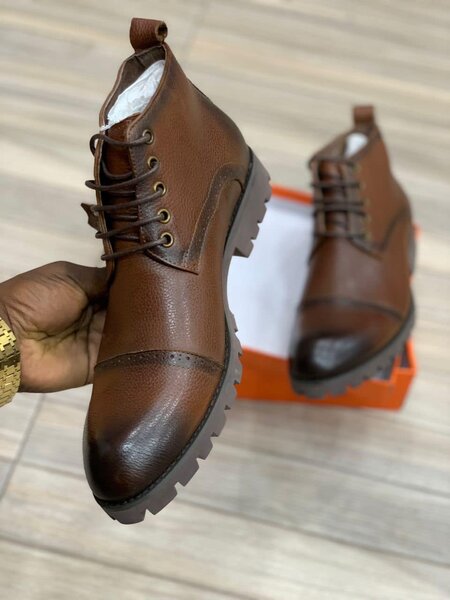 Boots for men, color brown