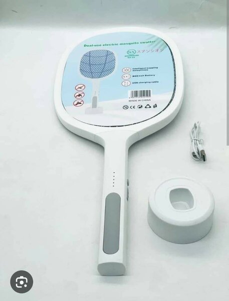 Raquette anti-moustiques électrique