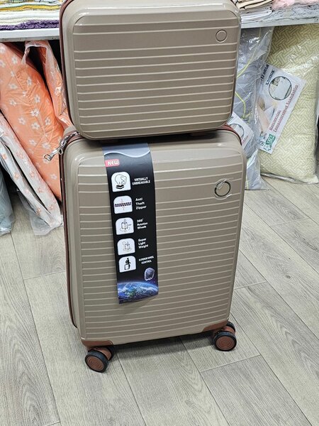 Чемодан travel из 100% полипропилена