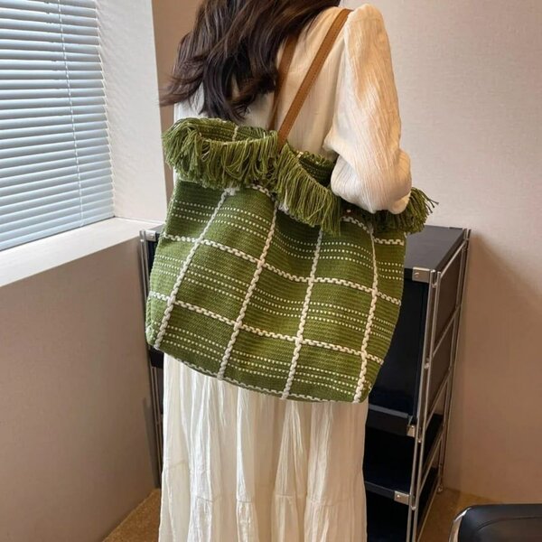 Sac à main tissé élégant