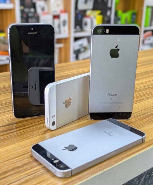 iPhone SE argent reconditionné