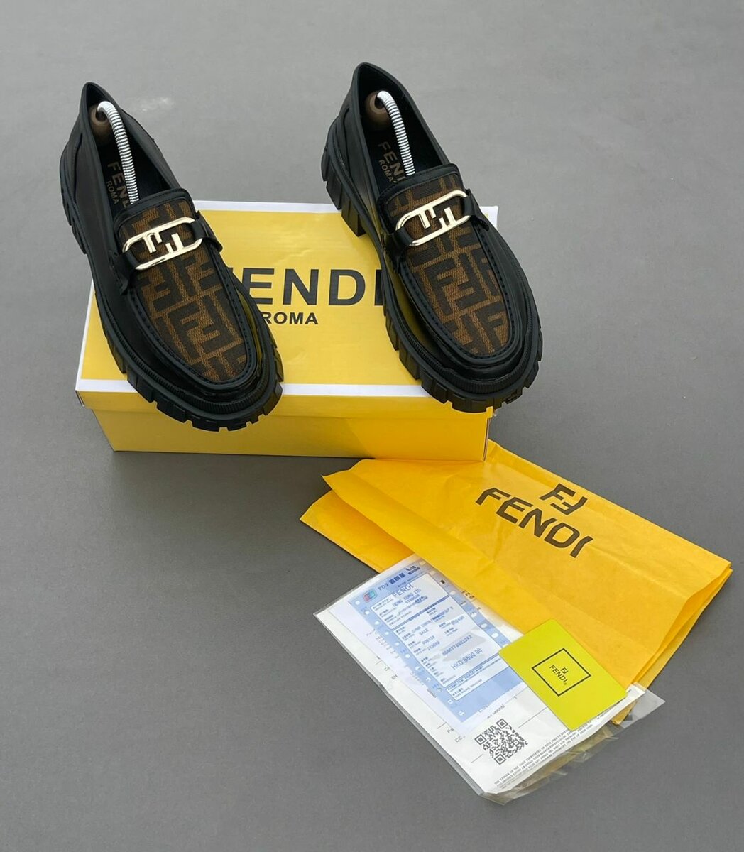 Mocassins en cuir Fendi élégants