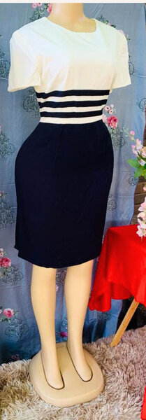 robe noire et blanche