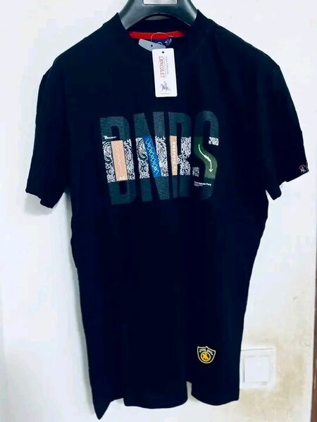 T-shirt noir stylé BNPS