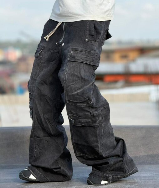 Pantalon cargo noir ajustable