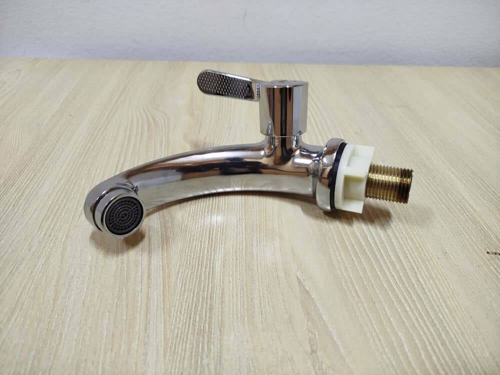 Robinet de lavabo stylé