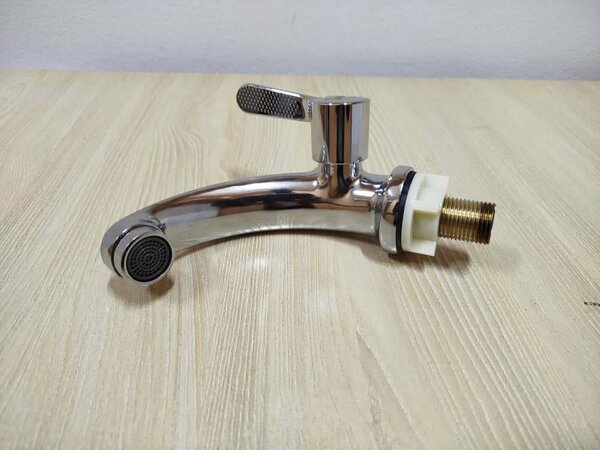 Robinet de lavabo stylé